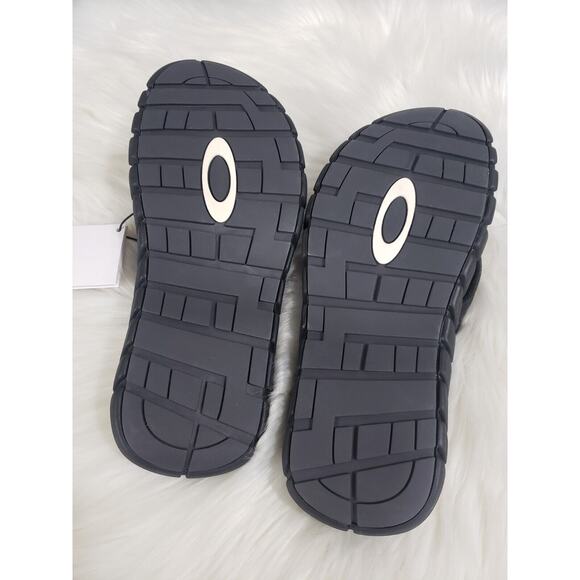 NEW WITH TAGS Oakley‎ Operative Sandals 2.0 Blackout 13477-02E Flip Flop Slides main image 5